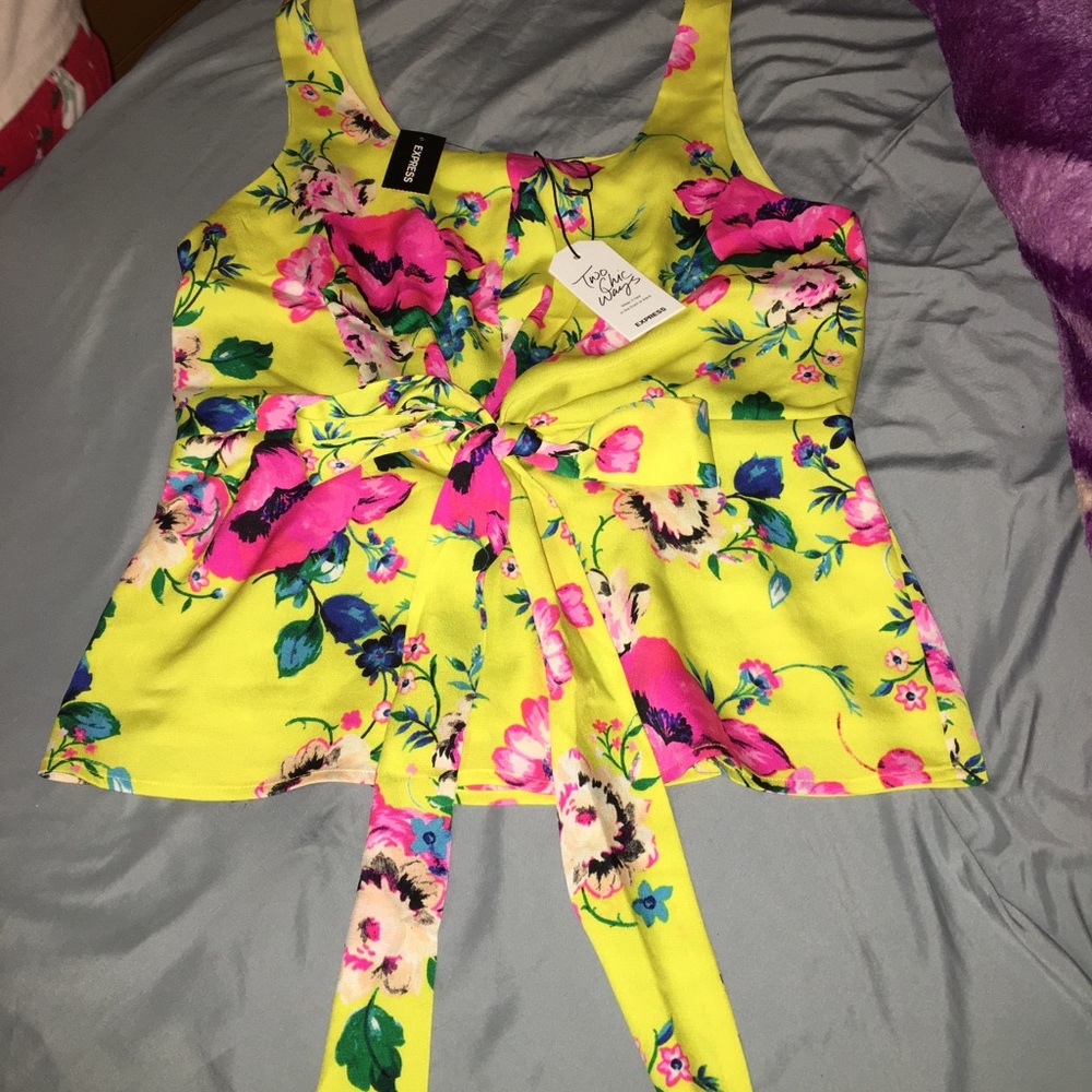 🆕🎈‼️🌺FLORAL TIE TOP🌸 - Picture 4 of 8